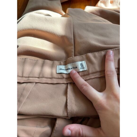 Abercrombie & Fitch Sloane Tailored Wide Leg Pant - Picture 6 of 6